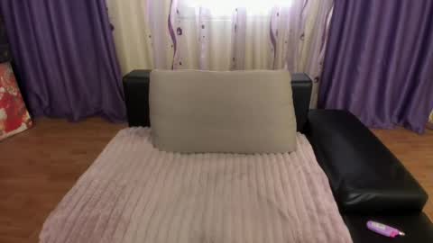 Silvya online show from 04-21-26, 07:03