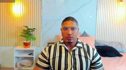 Snapshot of simeone_panda chatting on 02-02-25, 03:39 simeone_panda online show from 02-02-25, 03:39