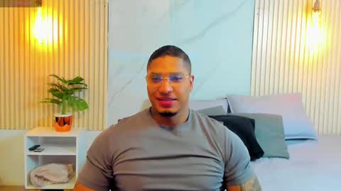Snapshot of simeone_panda chatting on 02-15-25, 12:11 simeone_panda online show from 02-15-25, 12:11