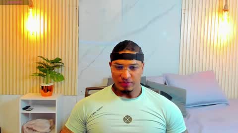 Snapshot of simeone_panda chatting on 02-15-25, 03:17 simeone_panda online show from 02-15-25, 03:17