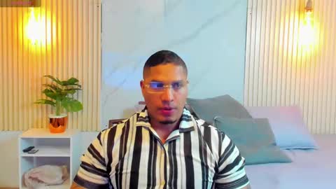 Snapshot of simeone_panda chatting on 02-18-25, 01:11 simeone_panda online show from 02-18-25, 01:11