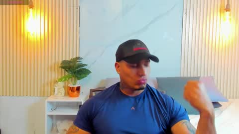 Snapshot of simeone_panda chatting on 03-12-25, 11:33 simeone_panda online show from 03-12-25, 11:33