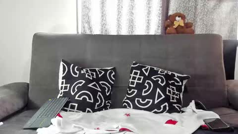 Snapshot of simeone_panda chatting on 09-16-25, 02:40 simeone_panda online show from 09-16-25, 02:40