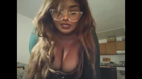 Simin Fox online show from 10-24-25, 11:34