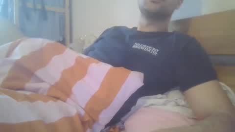 Snapshot of simml98 chatting on 02-08-26, 02:09 Sam online show from 02-08-26, 02:09