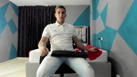 SIMON KELER online show from 12-30-24, 11:37