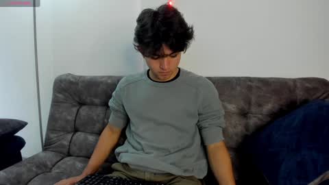  Simon  online show from 02-04-25, 01:48