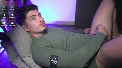 Snapshot of simoon_01 chatting on 12-23-24, 08:25 SIMOON online show from 12-23-24, 08:25