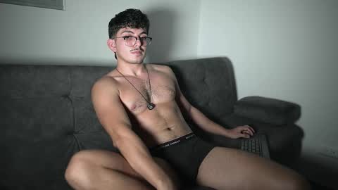 Snapshot of simoon_01 chatting on 09-09-25, 06:24 SIMOON online show from 09-09-25, 06:24