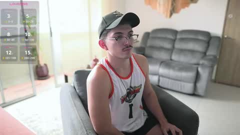 Snapshot of simoon_01 chatting on 10-25-25, 02:24 SIMOON online show from 10-25-25, 02:24