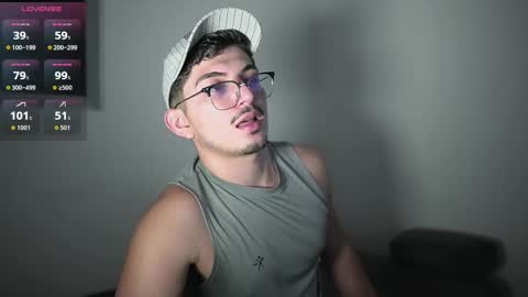 Snapshot of simoon_01 chatting on 11-10-25, 04:44 SIMOON online show from 11-10-25, 04:44