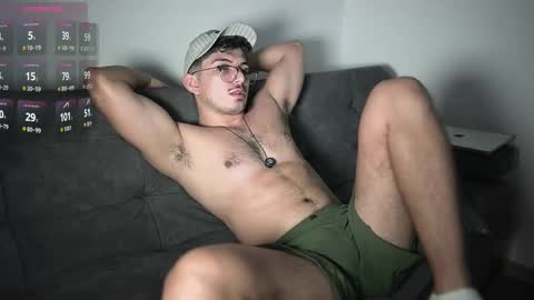 Snapshot of simoon_01 chatting on 11-21-25, 05:28 SIMOON online show from 11-21-25, 05:28