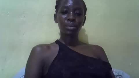 Snapshot of simplyloy33 chatting on 04-20-26, 01:47 simplyloy33 online show from 04-20-26, 01:47