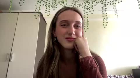Snapshot of sinadabato chatting on 08-04-26, 08:28 Nevena online show from 08-04-26, 08:28