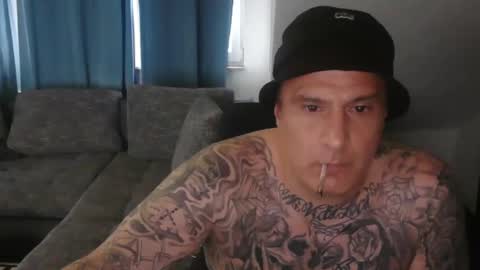 Snapshot of sinalco1975 chatting on 11-15-25, 08:11 sinalco1975 online show from 11-15-25, 08:11