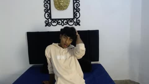 Snapshot of sinboy_ chatting on 04-15-26, 11:28 online show from 04-15-26, 11:28
