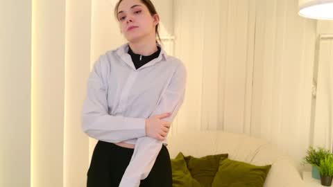 Snapshot of sindell_cryell chatting on 05-15-26, 09:44 sindell_cryell online show from 05-15-26, 09:44