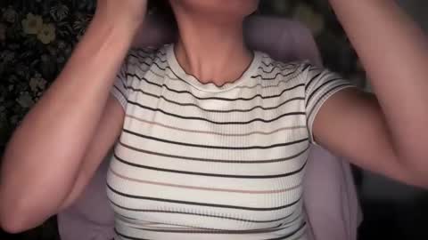 Sindra online show from 12-18-25, 11:44