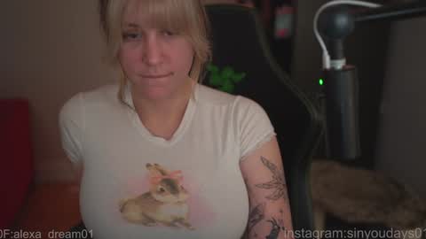 wwoooooooooooof online show from 03-25-26, 11:22