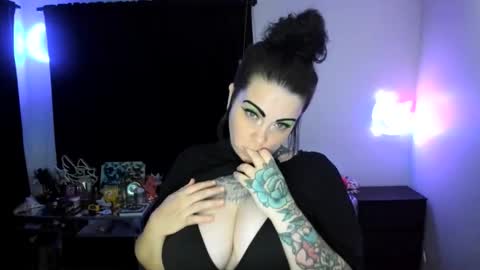 Sinomin online show from 05-19-26, 01:56