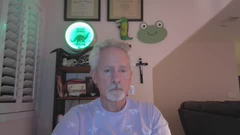 Snapshot of sir_lust_alot chatting on 05-12-26, 01:36 Don Roberto online show from 05-12-26, 01:36