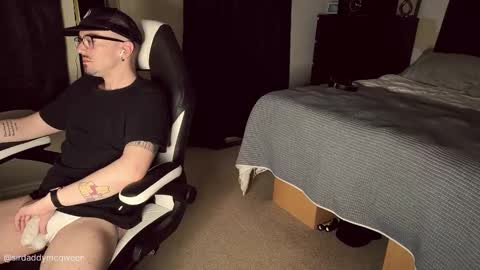 Sir Daddy McQween online show from 02-04-26, 07:03