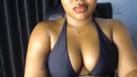 Snapshot of siren_xoxo chatting on 11-11-25, 01:16 Siren XOXO online show from 11-11-25, 01:16