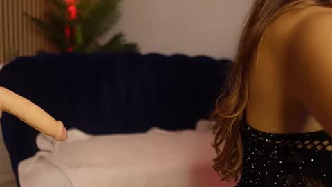 Snapshot of sisi_von_dee chatting on 11-08-25, 08:51 Dee online show from 11-08-25, 08:51