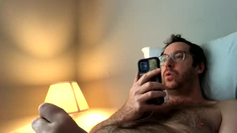 Snapshot of sixfootseven chatting on 02-04-25, 02:43 sixfootseven online show from 02-04-25, 02:43