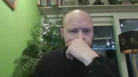 sixten19795 online show from 12-17-25, 07:47