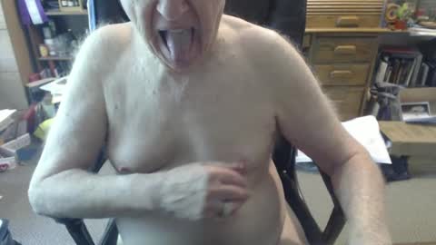 Snapshot of sjbottomboi chatting on 09-22-25, 05:04 sjbottomboi online show from 09-22-25, 05:04