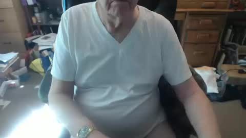 Snapshot of sjbottomboi chatting on 10-09-25, 09:35 sjbottomboi online show from 10-09-25, 09:35