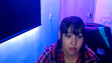 Snapshot of skarlet_adams chatting on 05-05-26, 05:10 Alice online show from 05-05-26, 05:10