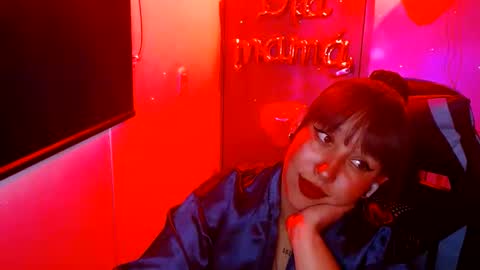 Snapshot of skarlet_adams chatting on 05-08-26, 10:04 Alice online show from 05-08-26, 10:04
