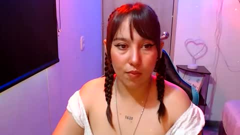 Snapshot of skarlet_adams chatting on 05-12-26, 08:39 Alice online show from 05-12-26, 08:39