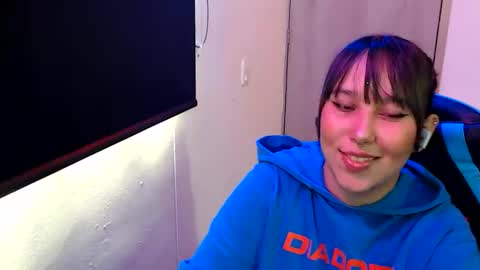 Snapshot of skarlet_adams chatting on 05-19-26, 06:36 Alice online show from 05-19-26, 06:36