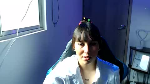 Snapshot of skarlet_adams chatting on 05-20-26, 09:10 Alice online show from 05-20-26, 09:10