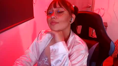 Snapshot of skarlet_adams chatting on 05-26-26, 07:21 Alice online show from 05-26-26, 07:21