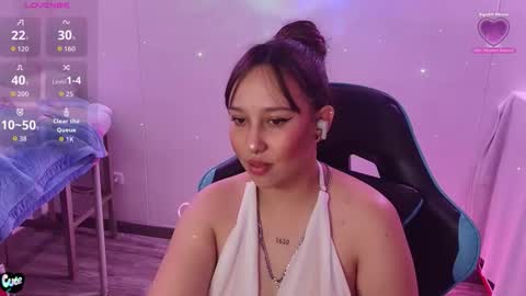 Snapshot of skarlet_adams chatting on 06-09-26, 01:06 Alice online show from 06-09-26, 01:06