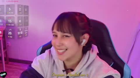 Snapshot of skarlet_adams chatting on 06-18-26, 08:35 Alice online show from 06-18-26, 08:35