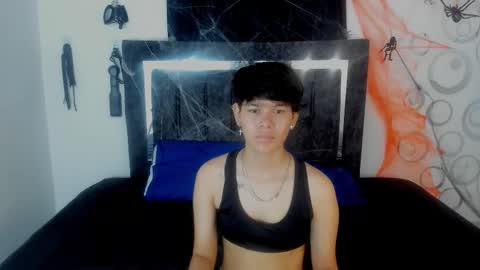 Snapshot of skarleth_and_lina chatting on 11-02-25, 12:29 Skarleth and Lina online show from 11-02-25, 12:29