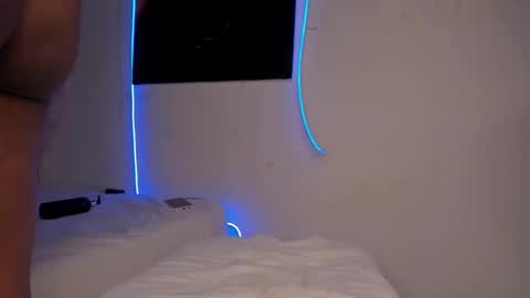 Snapshot of skarletsexy chatting on 01-17-25, 06:57 Skarlet online show from 01-17-25, 06:57