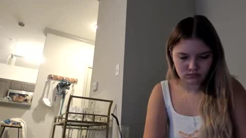 Snapshot of skiimaskabby chatting on 09-28-25, 12:05 skiimaskabby online show from 09-28-25, 12:05