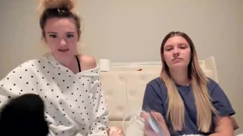 Snapshot of skiimaskabby chatting on 11-08-25, 02:45 skiimaskabby online show from 11-08-25, 02:45