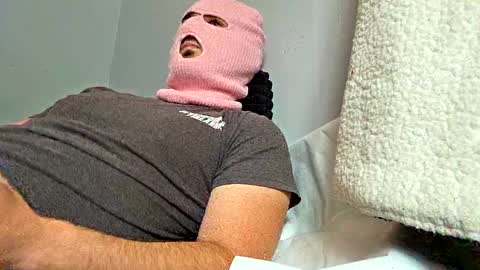 Snapshot of skimaskcouple89108 chatting on 10-07-25, 05:54 skimaskcouple89108 online show from 10-07-25, 05:54