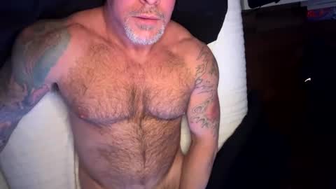 Snapshot of skimaskedbeef chatting on 12-24-24, 09:39 BEEF online show from 12-24-24, 09:39