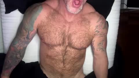 Snapshot of skimaskedbeef chatting on 01-10-25, 09:34 BEEF online show from 01-10-25, 09:34