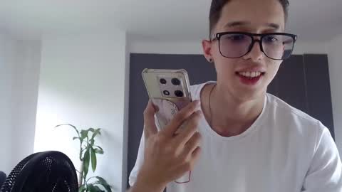 Snapshot of skinny_bigcock20 chatting on 02-24-25, 07:30 skinny_bigcock20 online show from 02-24-25, 07:30