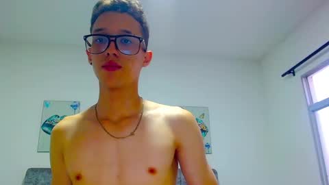 Snapshot of skinny_bigcock20 chatting on 02-28-25, 08:18 skinny_bigcock20 online show from 02-28-25, 08:18