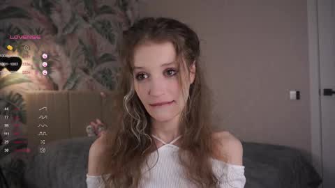 Snapshot of skinny_eve chatting on 03-04-25, 07:11 Emily online show from 03-04-25, 07:11
